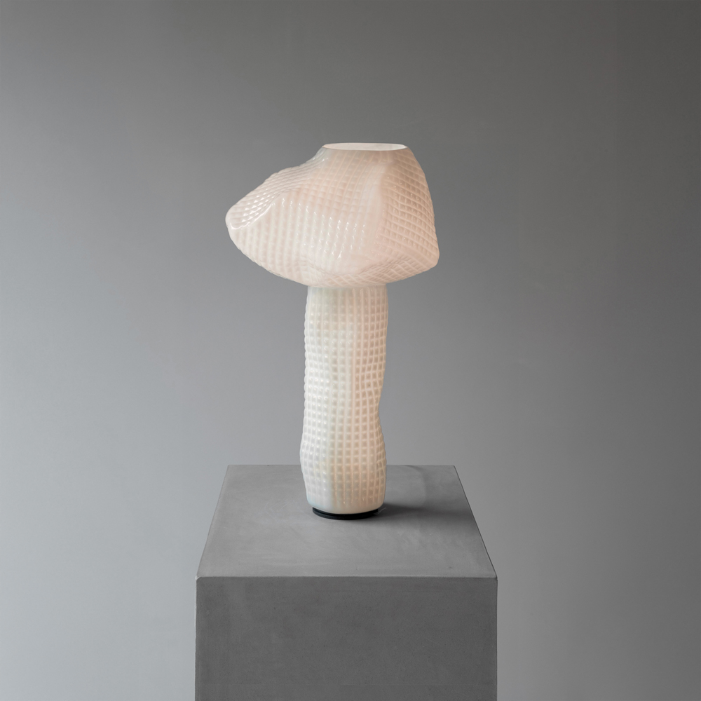 GiopatoCoombes_Nokori_ Ni_High_Table_LightBase_StillLife